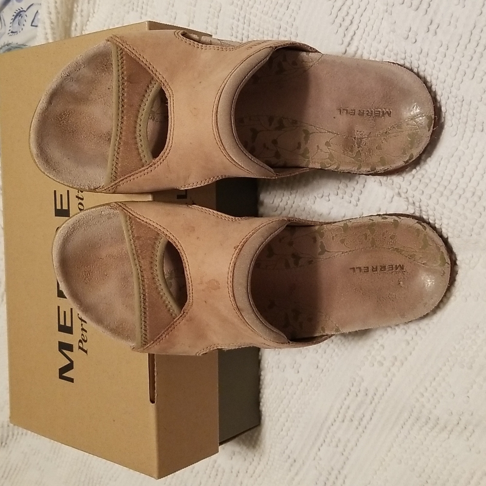 Merrell Tan Slide on sandals